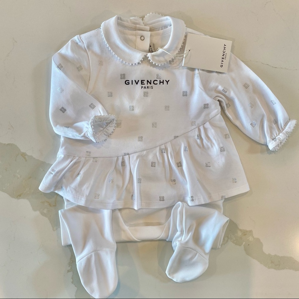 NWT Givenchy Logo White Babygrow Footed Set Size 6M
